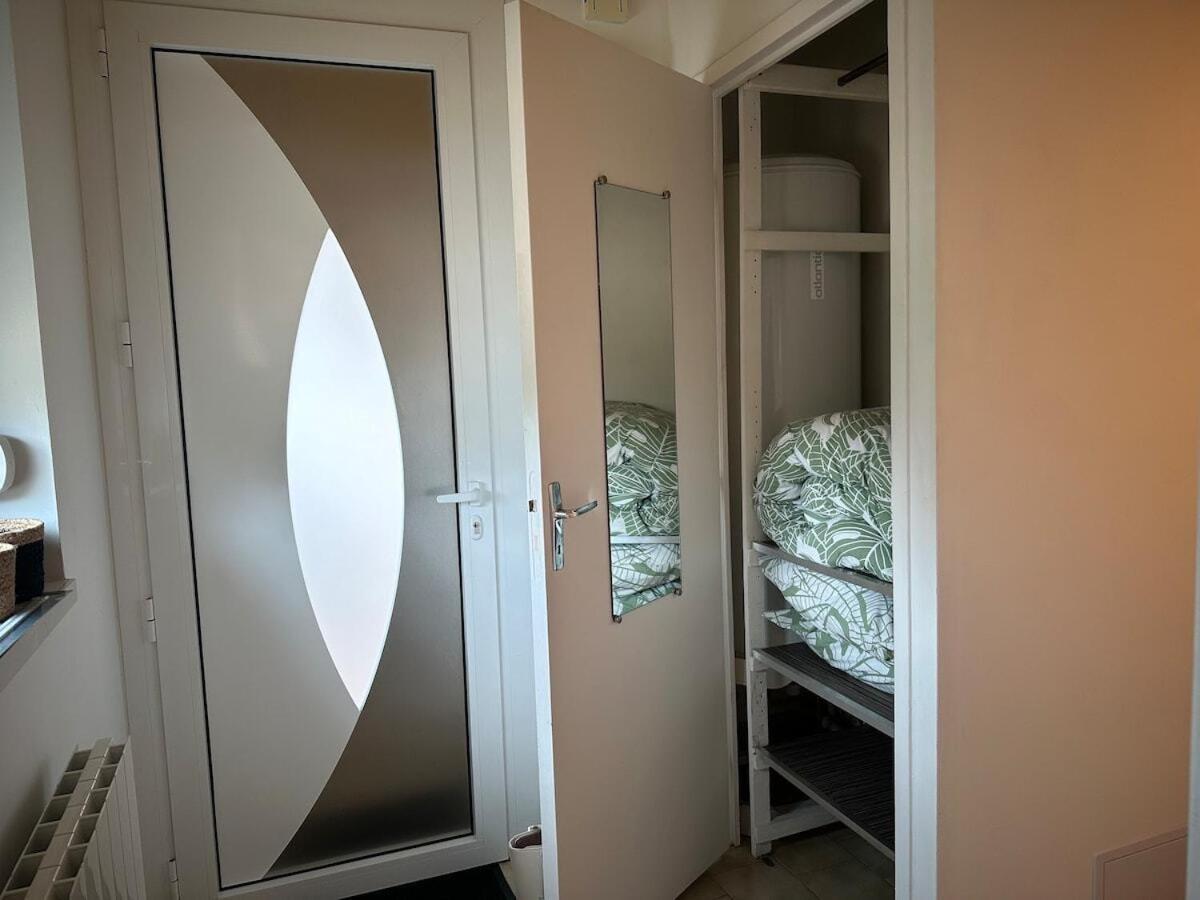 Maison Seventies Climatisee, Parking Prive Chablis Esterno foto